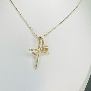 Elegant Gold Cross Pendant Necklace